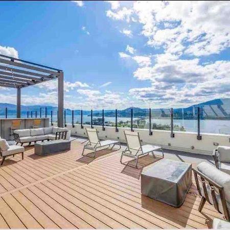 Amazing Brand New Lakeview Condo Downtown Kelowna Dış mekan fotoğraf