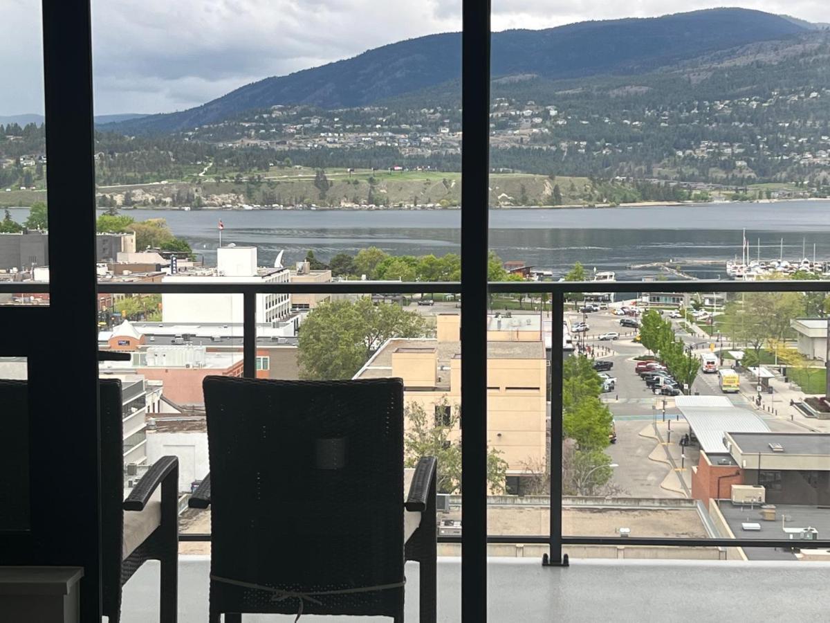 Amazing Brand New Lakeview Condo Downtown Kelowna Dış mekan fotoğraf