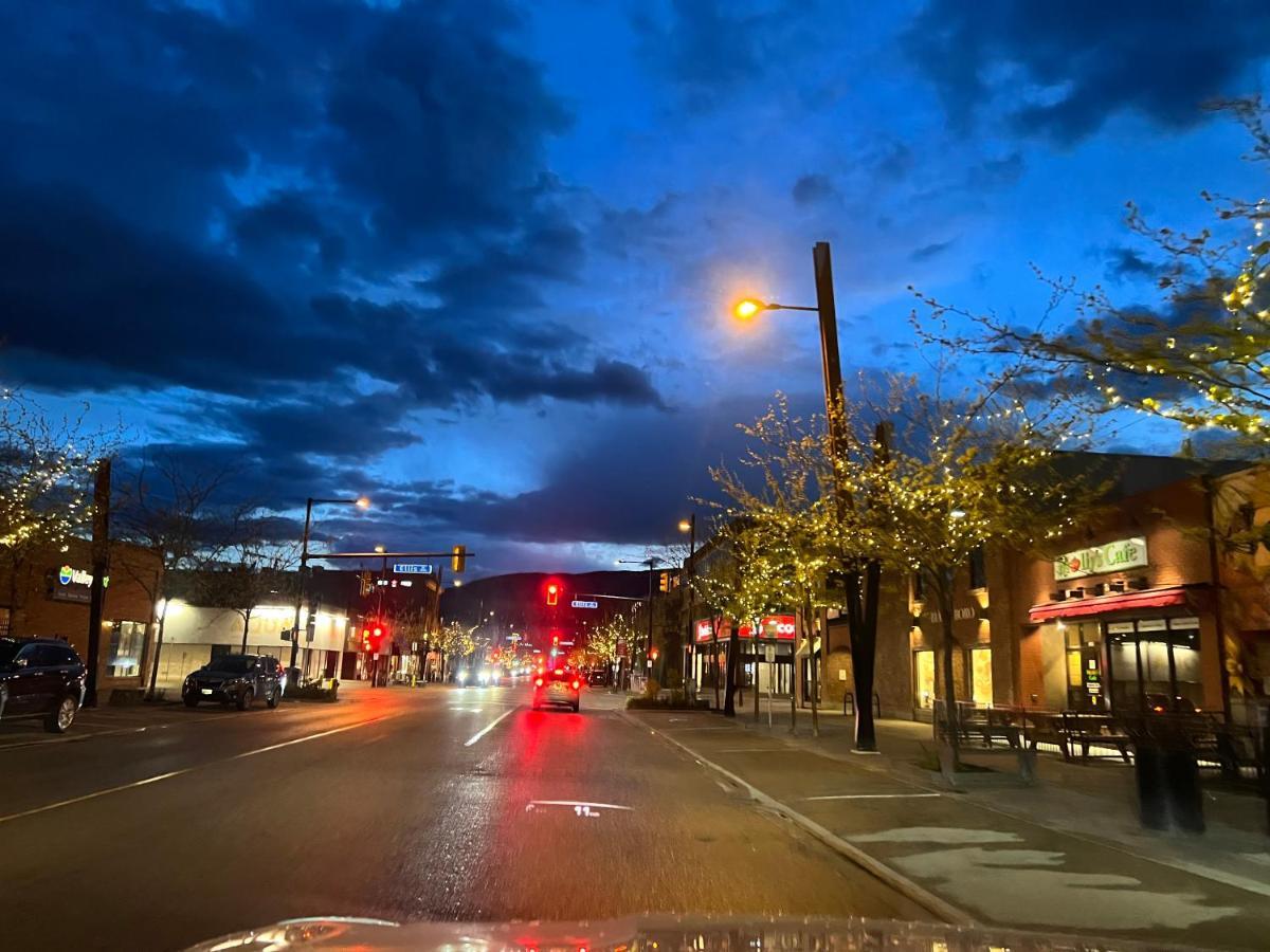 Amazing Brand New Lakeview Condo Downtown Kelowna Dış mekan fotoğraf