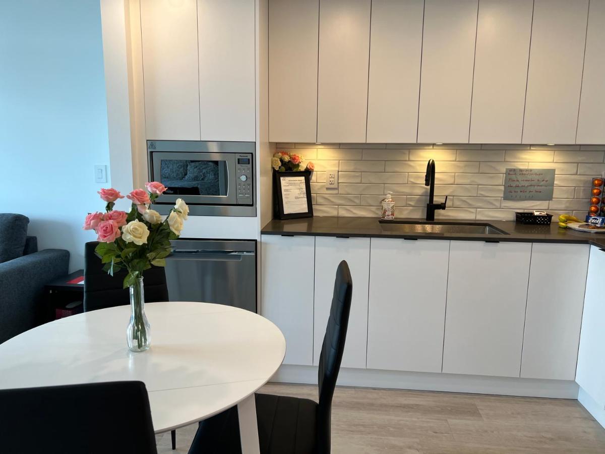 Amazing Brand New Lakeview Condo Downtown Kelowna Dış mekan fotoğraf